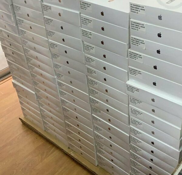 MacBook Air 13.6″ (M2/8GB/256GB)