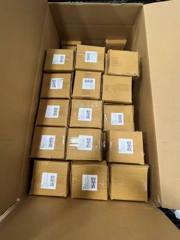 637 lb Picture Frame Pallet – Copper 4×6″ & Gold 8×10″, New