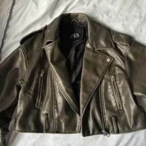Zara Jackets Pallet – 200 Mixed Men's & Women's Outerwear