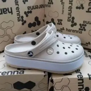 Crocs Shoes Liquidation Pallet – 200 Brand-New Pairs