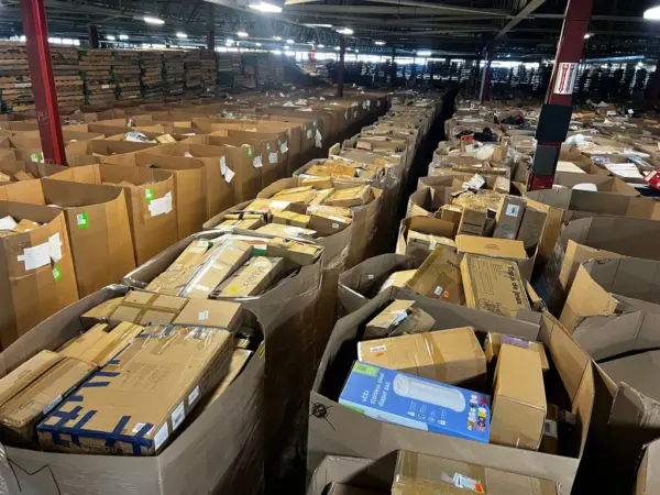 Amazon Customer Returns Truckload – 24 Pallets of Mixed Merchandise