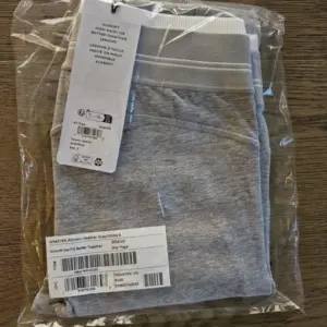 Alo Yoga Activewear Pallet – 300 Tagged Leggings, Sets & Hoodies