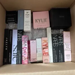 Cosmetic Liquidation Pallet – 200 Factory-Sealed Units