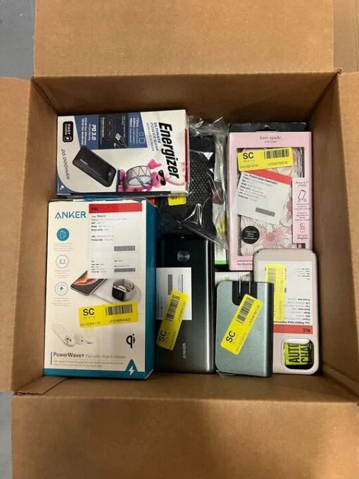 Ready-Stock Wireless Charger & Headset Box – 31 Items, €1,597.73 MSRP