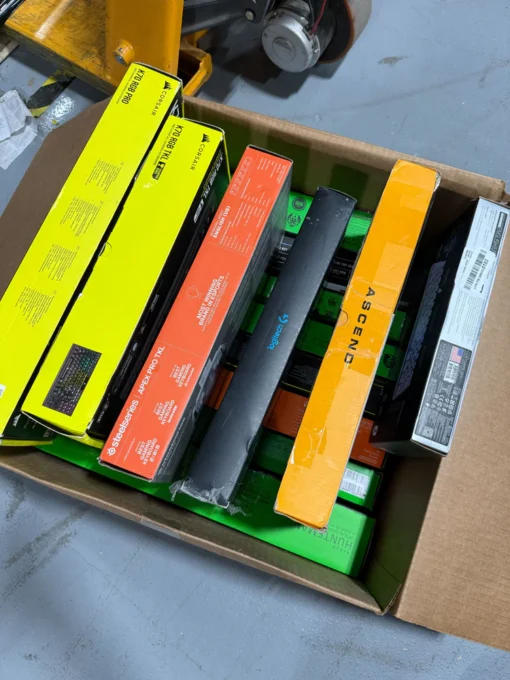 Defective Keyboards – 15 Items – €2,204.47 MSRP – BOX – SALVAGE