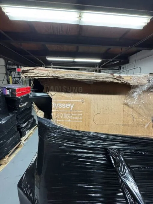 PALLET FROM NEG – Salvage – Monitors – ITEMS: 24 – MSRP: 11,400