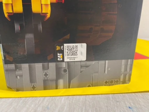 LEGO TECHNIC: App-Controlled Cat D11 Bulldozer (42131)