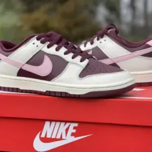 Sneaker Pallet for Sale – 300 Box-Fresh Pairs From Twelve Brands